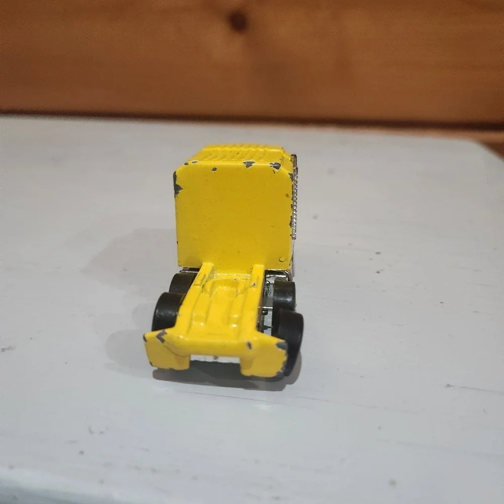 Vintage Hot Wheels Thunder Roller Semi Truck 1982 Eagle Blackwall Big Rigs